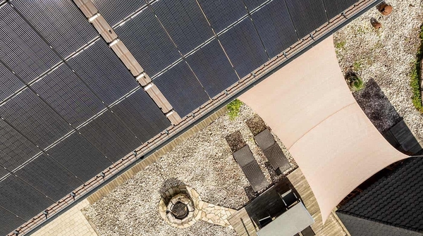 Solaranlage und Energiesteuerung für ein Einfamilienhaus in Niederscherli.