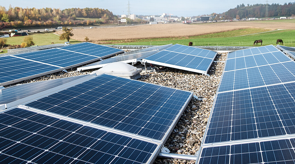 Solaranlage und Wärmepumpe für Einfamilienhaus in Worblaufen.