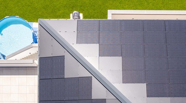 Solaranlage und Stromspeicher für Einfamilienhaus in St. Antoni.